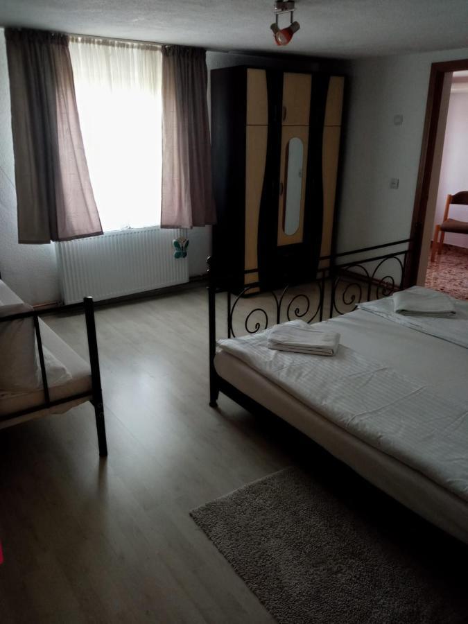 Casa Iuliana 호텔 Subcetate  외부 사진
