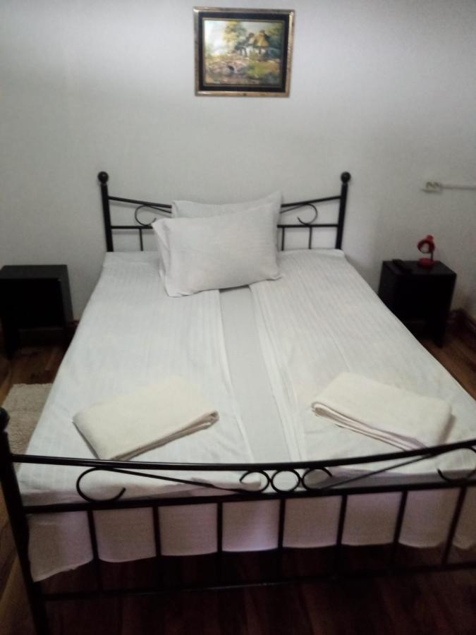 Casa Iuliana 호텔 Subcetate  외부 사진
